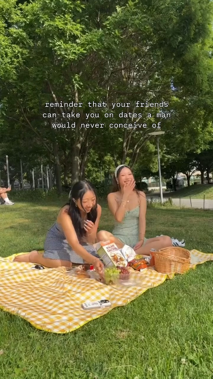 gingham picnic black dress green dresss

#LTKFindsUnder100 #LTKVideo #LTKStyleTip