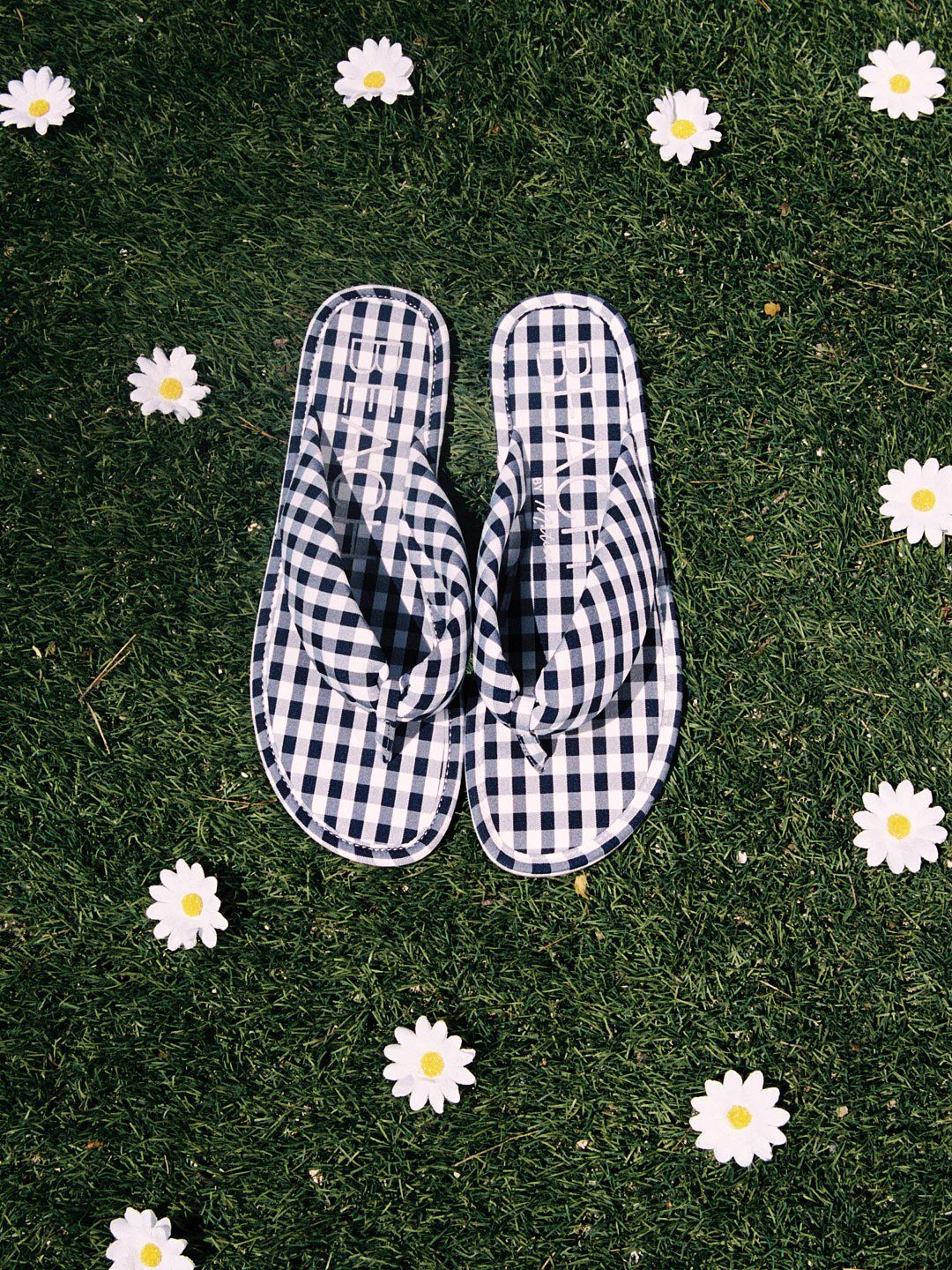 Gidget Gingham Sandal
                  
                  Matisse | Lisa Says Gah