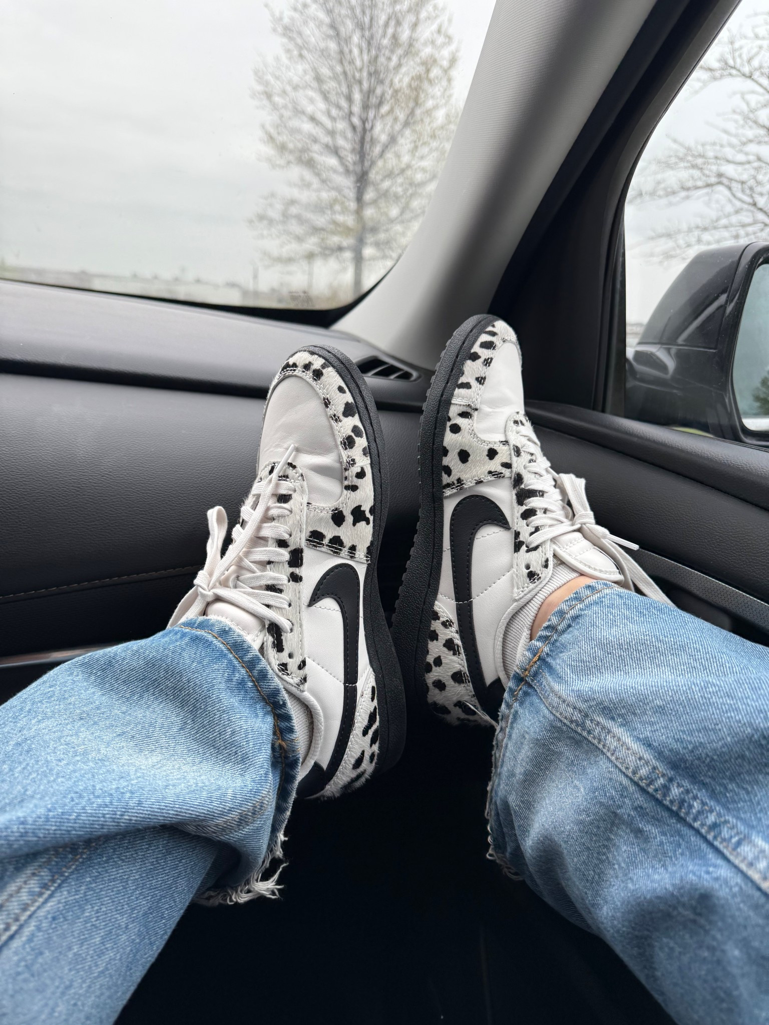 Passenger Princess✨

#newsneaks #nike #blackandwhite #neutrals

#LTKFestival #LTKActive #LTKParties
