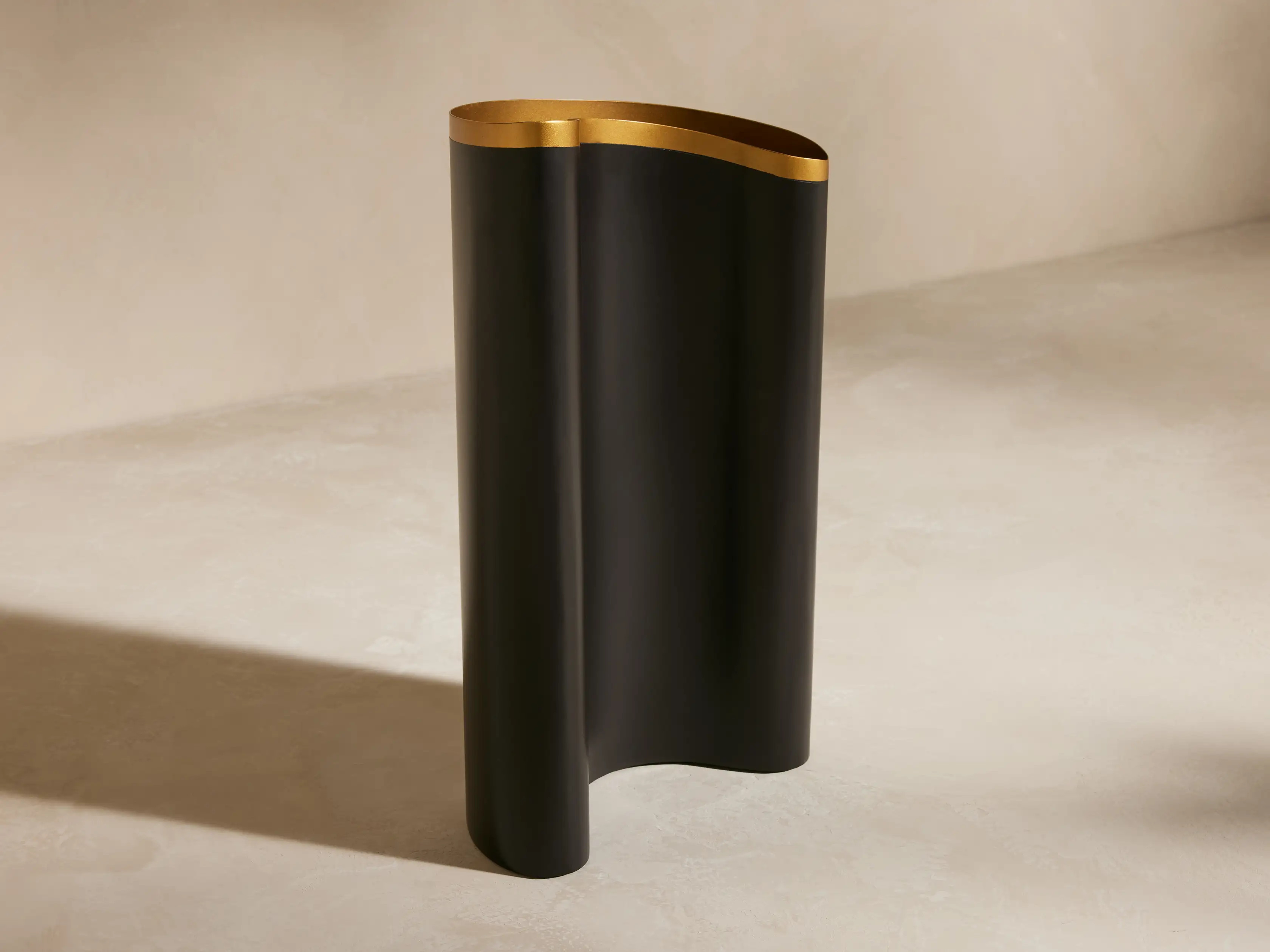 Nouria Abstract Vase | Arhaus