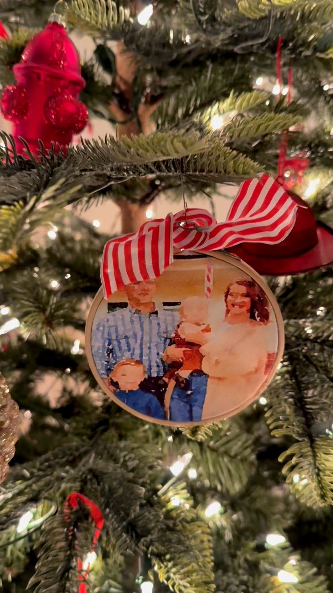 The BEST artificial Christmas tree!! 
We've had our for a couple of years now it's been my favorite! 🎄



#LTKSeasonal #LTKHoliday #LTKHome