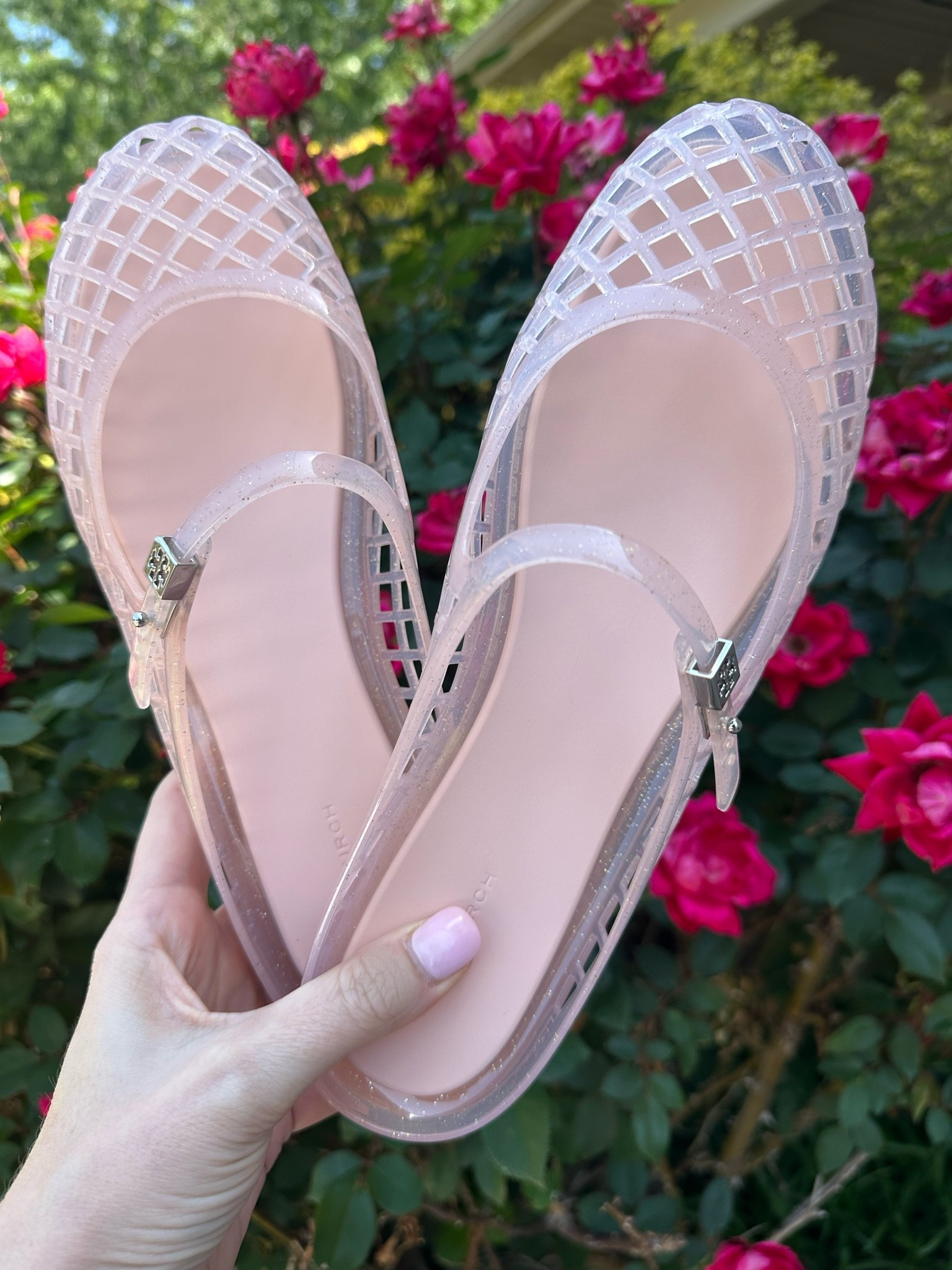 How FUN are these Tory Burch jelly slides!? I love them. Multiple color options in addition to this light pink.