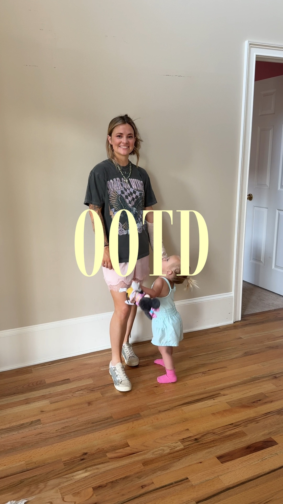 Today’s ootd for a crazy day, it’s been a dang crazy week and it’s only Wednesday. 

#LTKmomlife #LTKdayinmylife #LTKootd