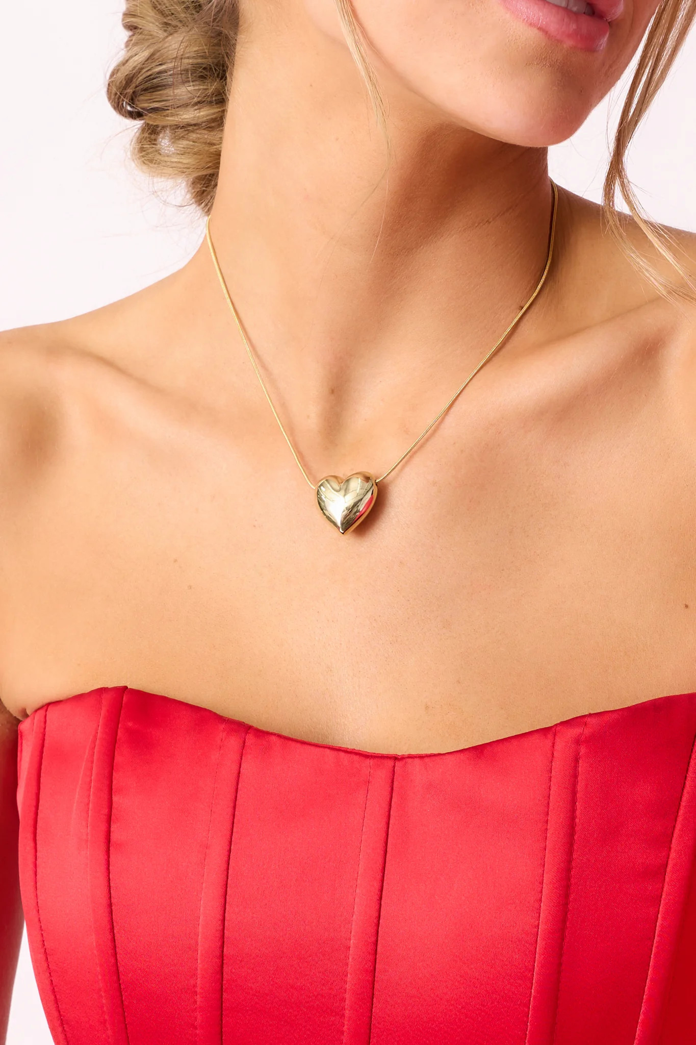 The Dreamer In Me Gold Heart Pendant Necklace | Red Dress