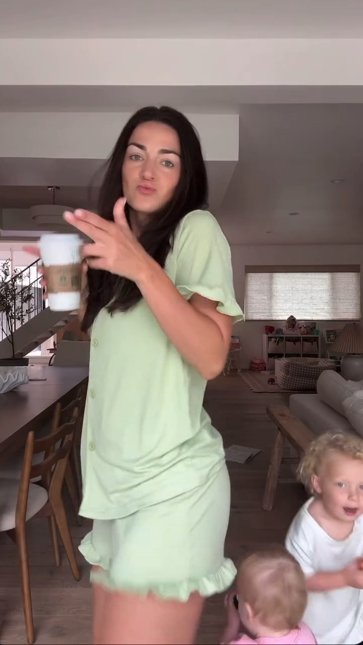 Happy Monday from the girlies!! 🫶🏻

#LTKSummerEdit #LTKStyleTip #LTKGiftGuide