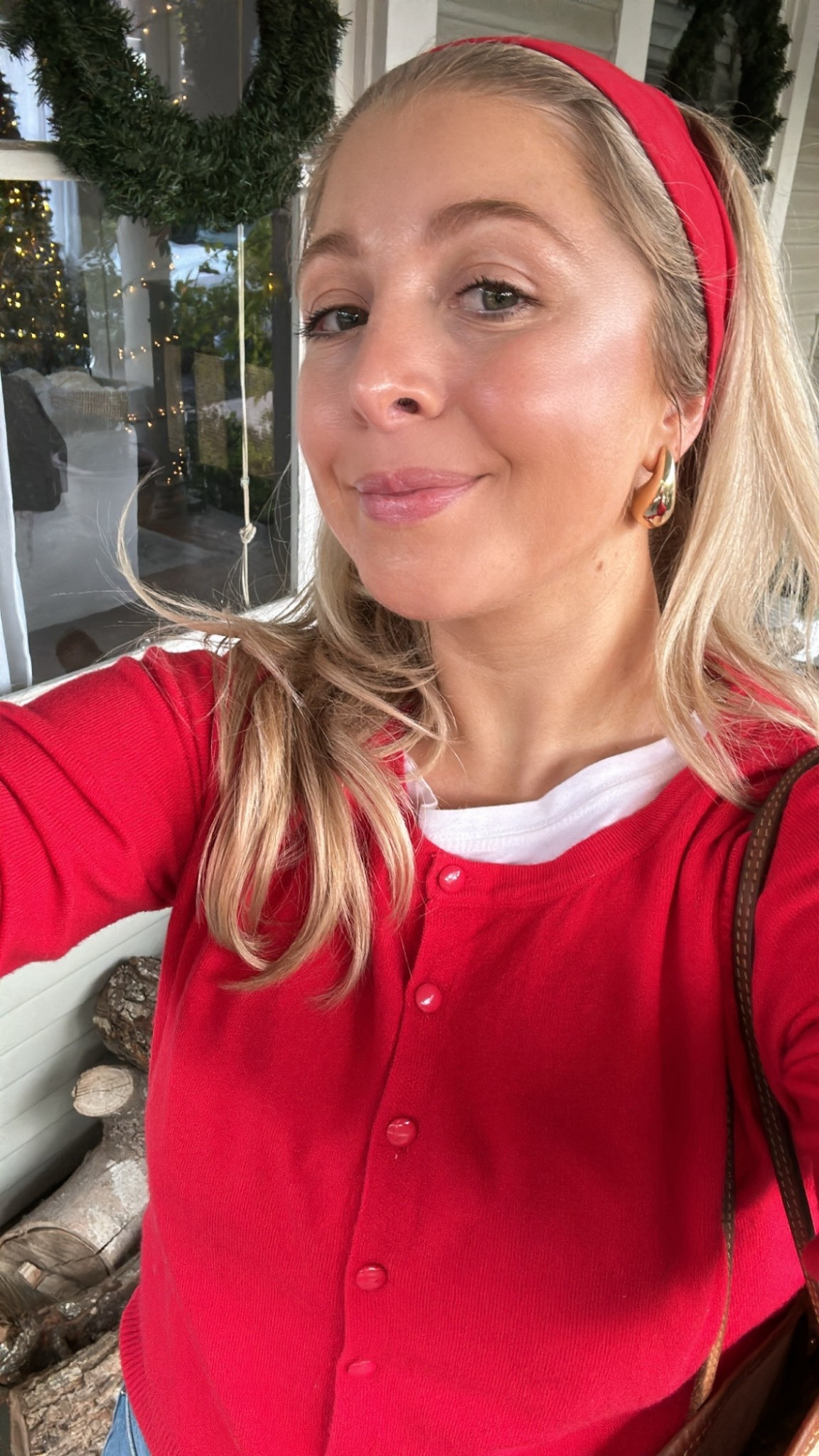 All red look - red cardigan outfitt

#LTKootd #LTKgrwm #LTKHoliday