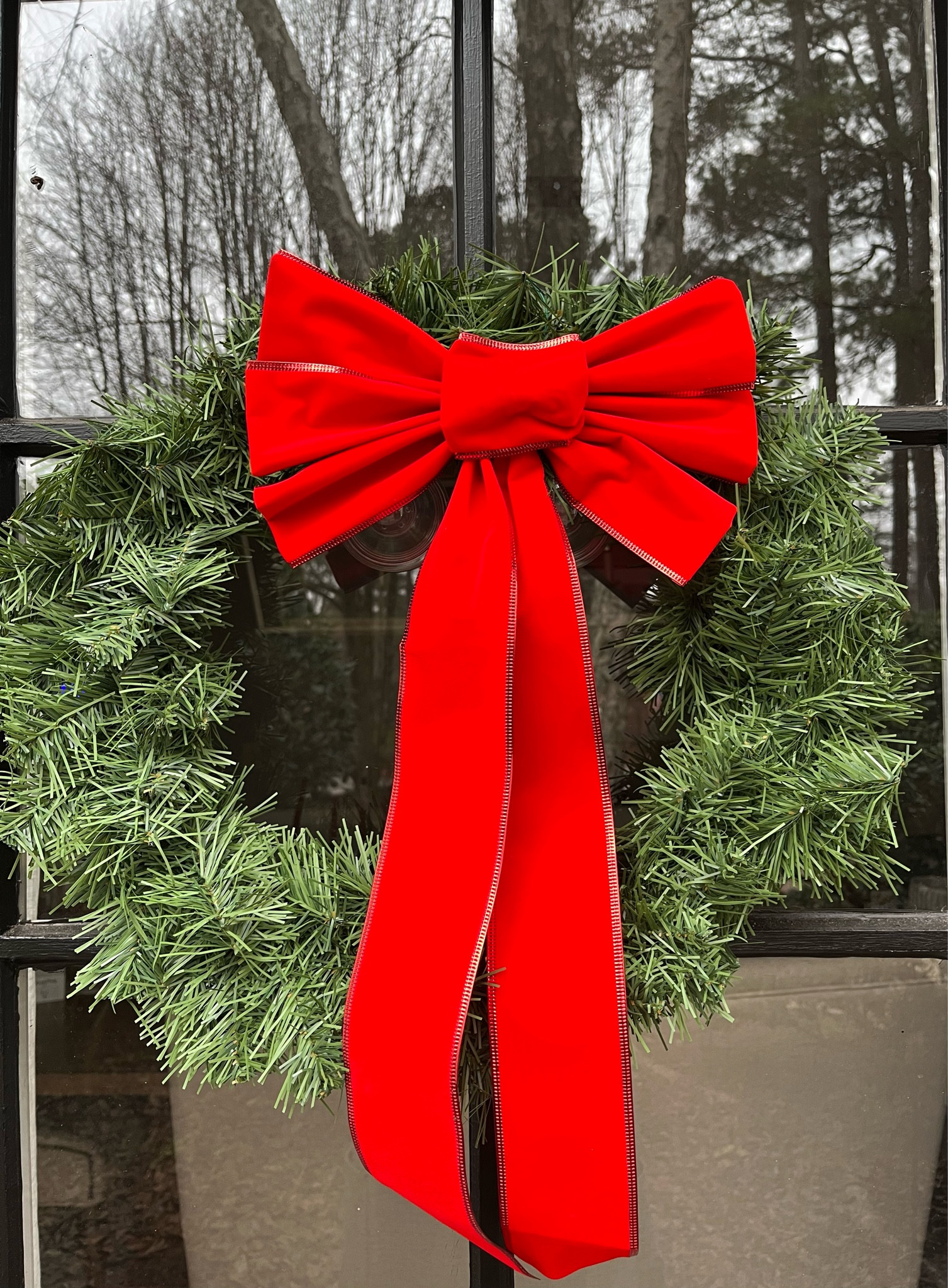 Exterior window wreaths holiday decor Christmas bow wreath outdoor 

#LTKhome #LTKHoliday