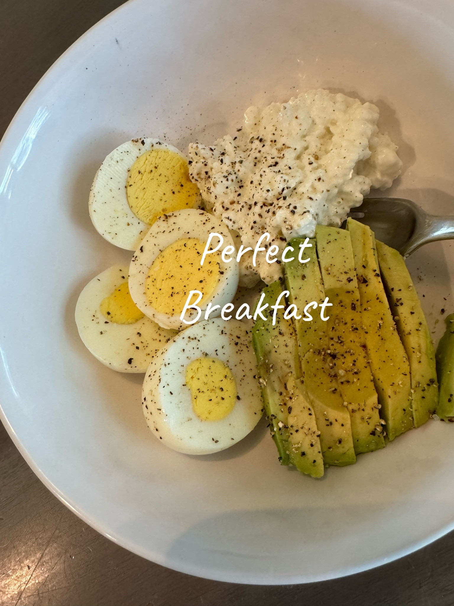 Starting the morning right with a high-protein, healthy fat powerhouse: hard-boiled eggs, sliced avocado, and a scoop of cottage cheese, all topped with a generous shake of salt & pepper. Simple, filling, and fueled for the day ahead. 🥑🍳
Everything I used to prep this quick morning routine is linked below!

#HealthyBreakfast #MorningRoutine #HighProtein #BreakfastInspo

#LTKHome #LTKmorningroutine #LTKfitnessgoals