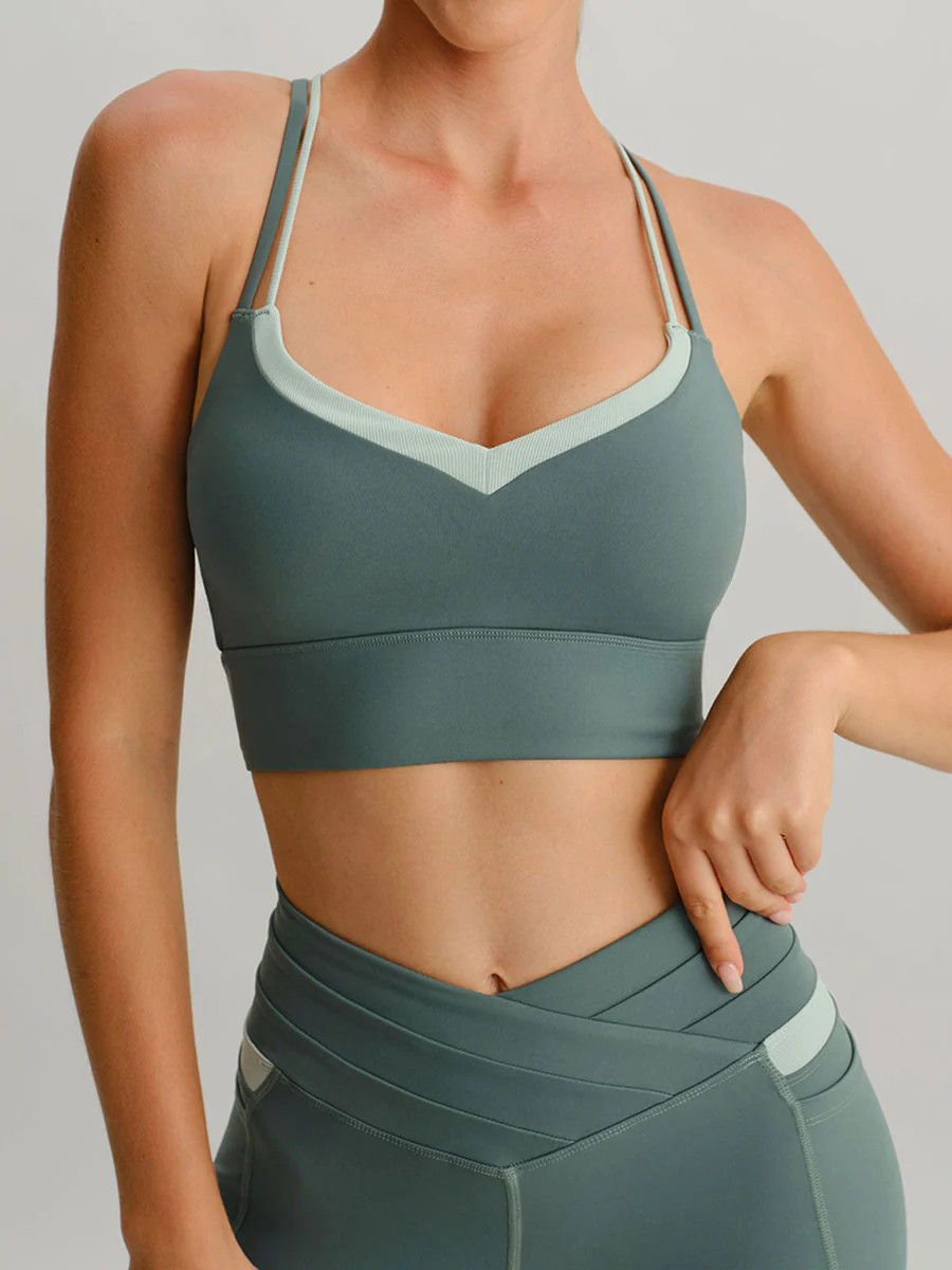 Sage Green X Cross Sports Bra & Reviews - Sage Green - Sustainable Yoga Tops | BERLOOK | BERLOOK