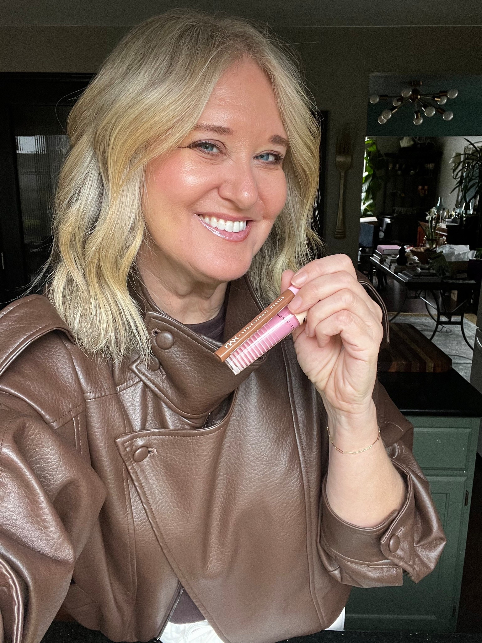 A good lip combo! 
Liner Barely There
Gloss Italian Soda

#LTKBeauty #LTKdayinmylife #LTKOver40