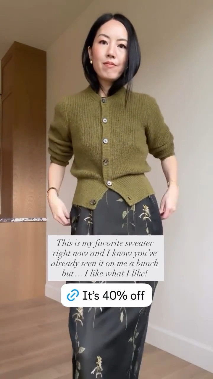 Whoa my cardigan just got marked down to 40% off Over $100 off now! Shop this gorgeous Veronica Beard cardigan here.

#classicstyle
#wintersweater
#holidaysweater
#VeronicaBeard
#winteroutfit



#LTKHoliday #LTKgrwm #LTKootd