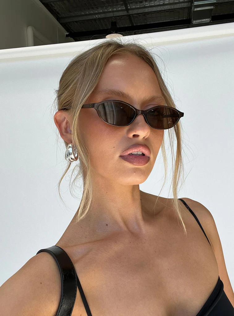 Wonderful World Sunglasses Brown | Princess Polly US