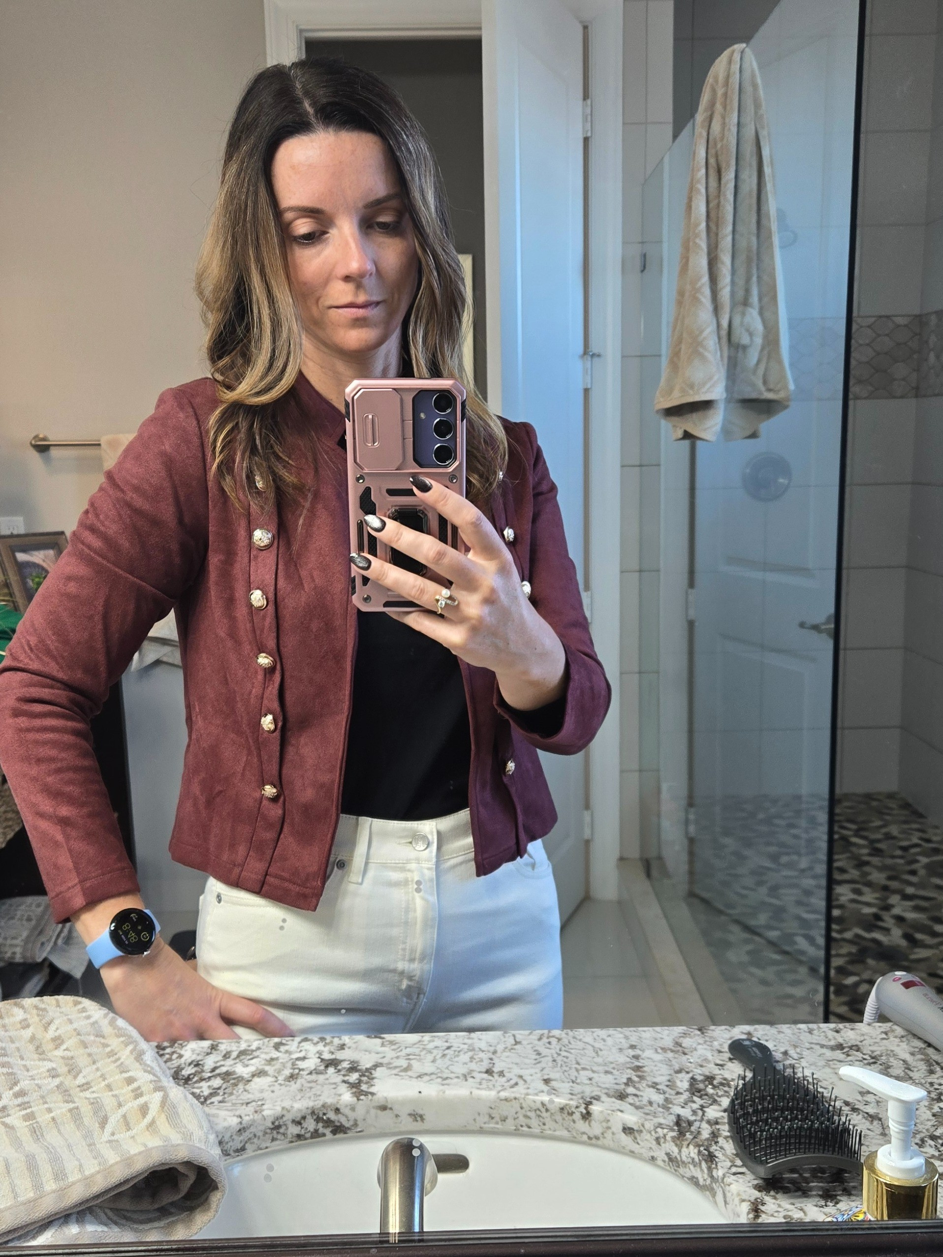 Beautiful burgundy blazer 

#LTKGiftGuide #LTKHoliday #LTKWorkwear