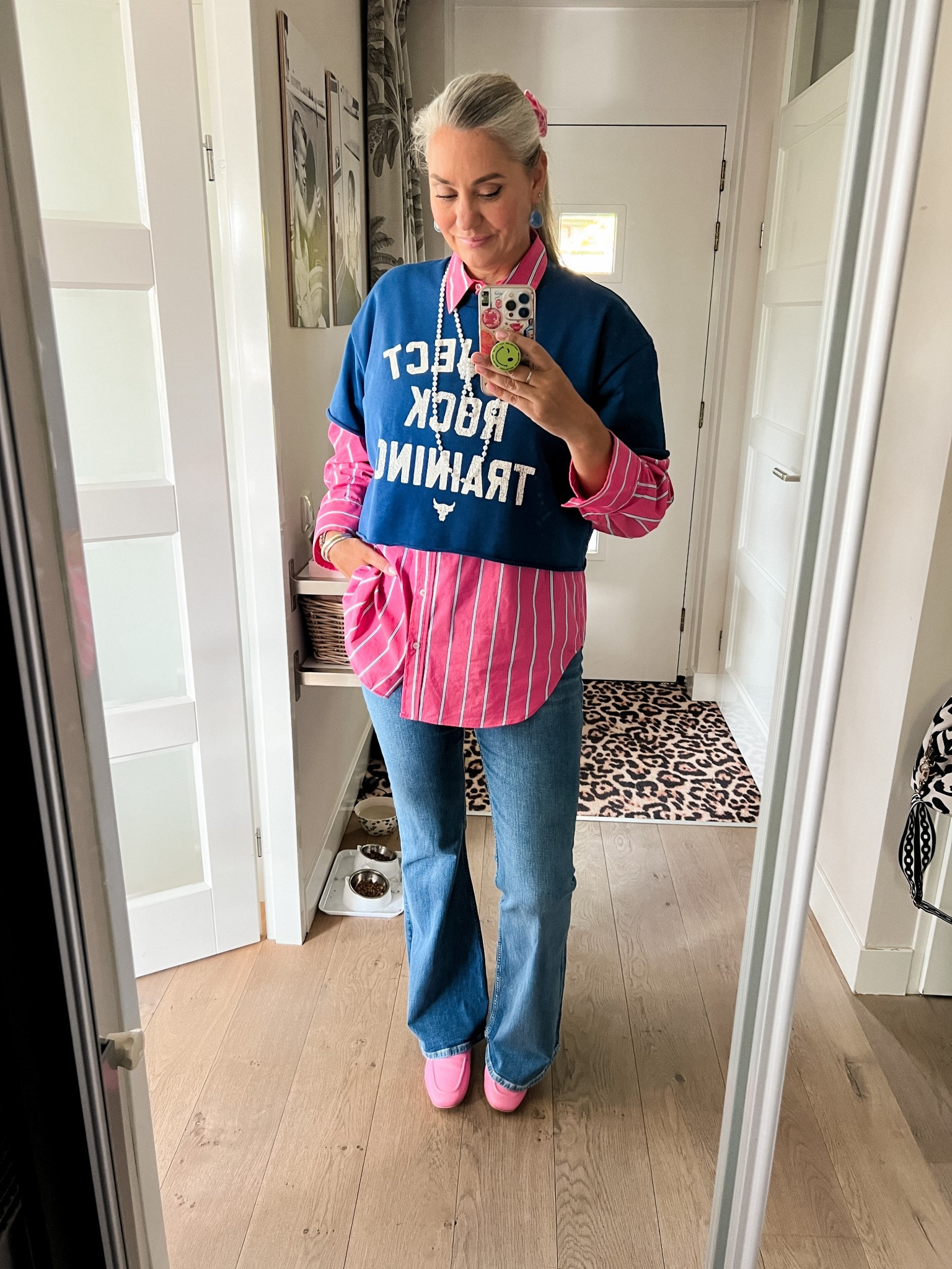 Ootd - Wednesday. Pink oversized buttondown shirt (Zara, L) under a blue Under Armor crop top paired with flared jeans (old, Bershka), thrifted pearl necklaces, pink loafers (Lawrence Grey) and an oversized pink gingham scrunchie. 



#LTKnederlands #LTKspring #LTKeurope