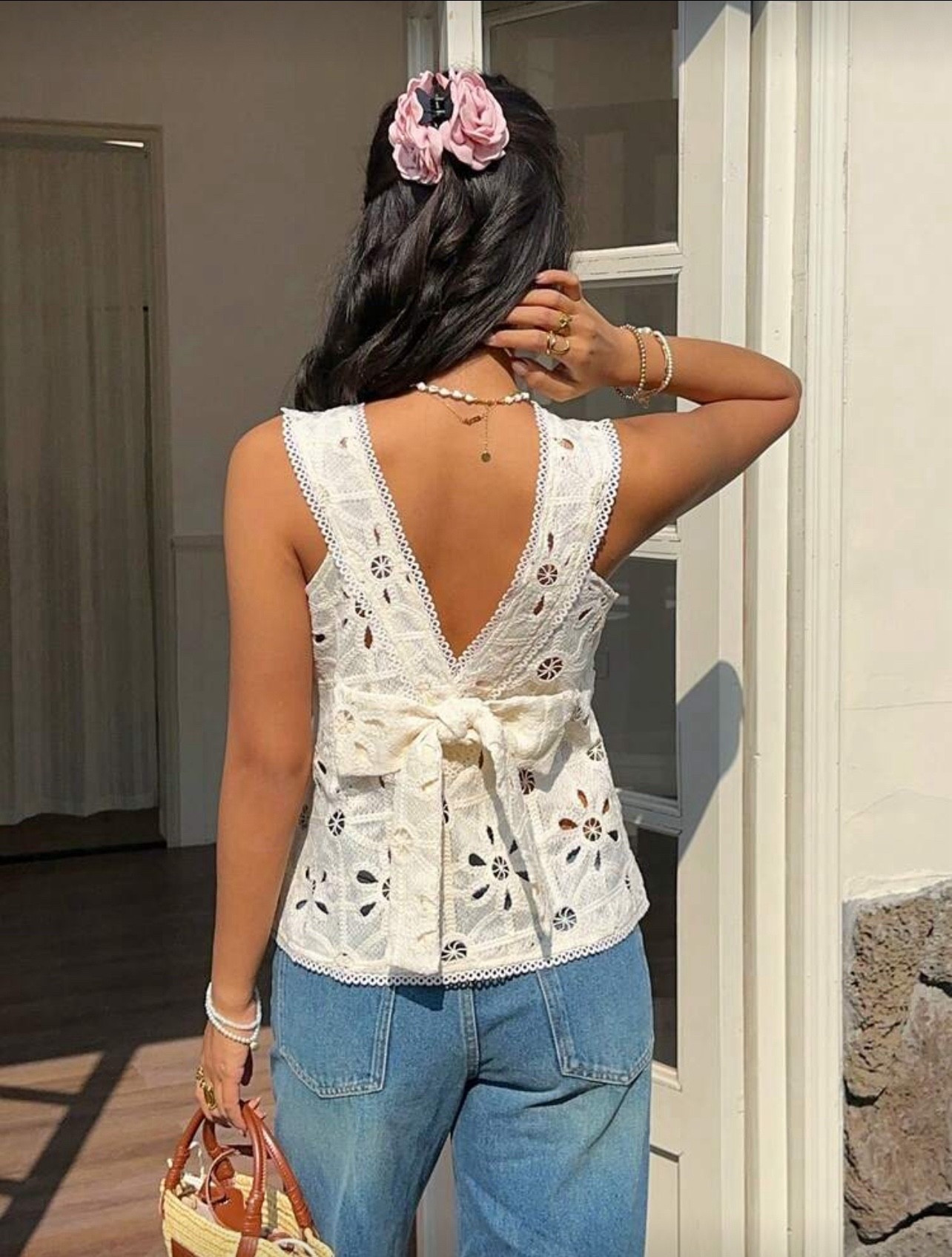 Shein 🔥 find. Spring-Summer cute eyelet top.
Women's Solid Color Cream Boho Eyelet Embroidery Floral Hollow Out Crew  Back Big Bow Tie Scallop Trim Sleeveless Tank Top,Straps And A Bow Tie At The Back. A Chic And Unique Top Perfect For Summer Vacations, Casual Wear, Dates, And Everyday Occasions. Open Back Tops,Cute Women's Tops Holiday Resort,Summer Tops
