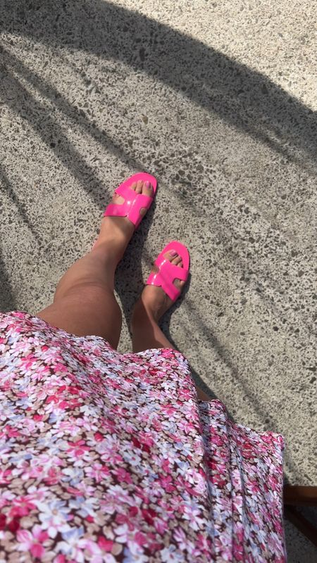 Pink sandals 


#LTKSeasonal #LTKtravel #LTKFind