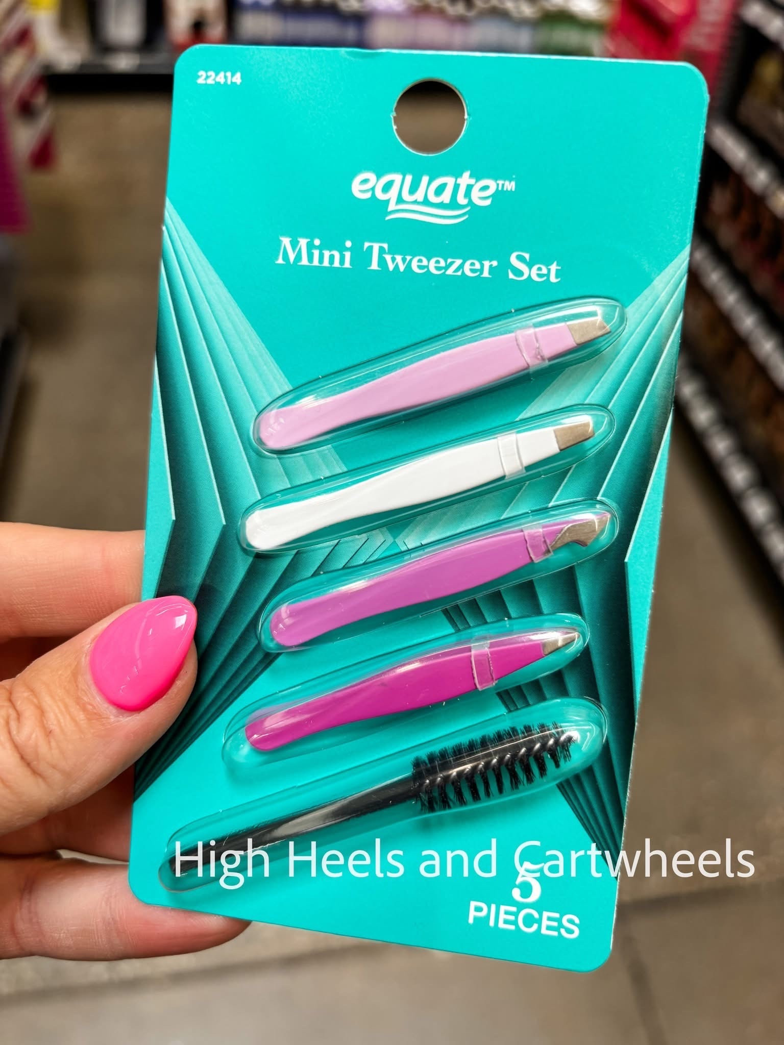 Perfect mini tweezer set to pop in the car, purse, or wherever! 