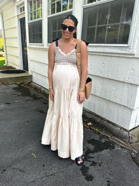 Such an easy and flowy dress to throw on with the bump!

#LTKbump #LTKstyletip