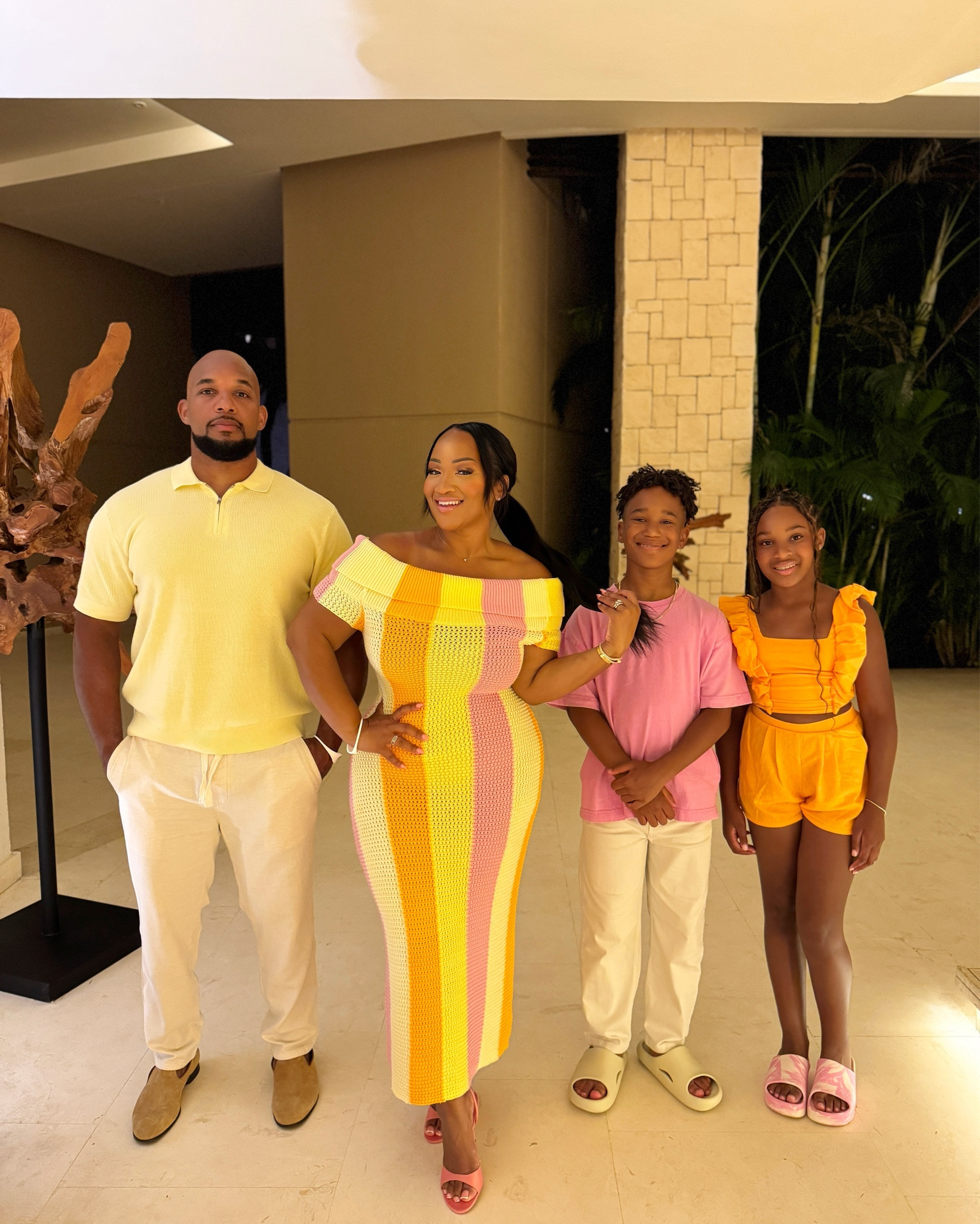 Gorgeous striped bodycon dress, perfect for vacay or a summer night out! 

#LTKFamily #LTKMidsize #LTKTravel