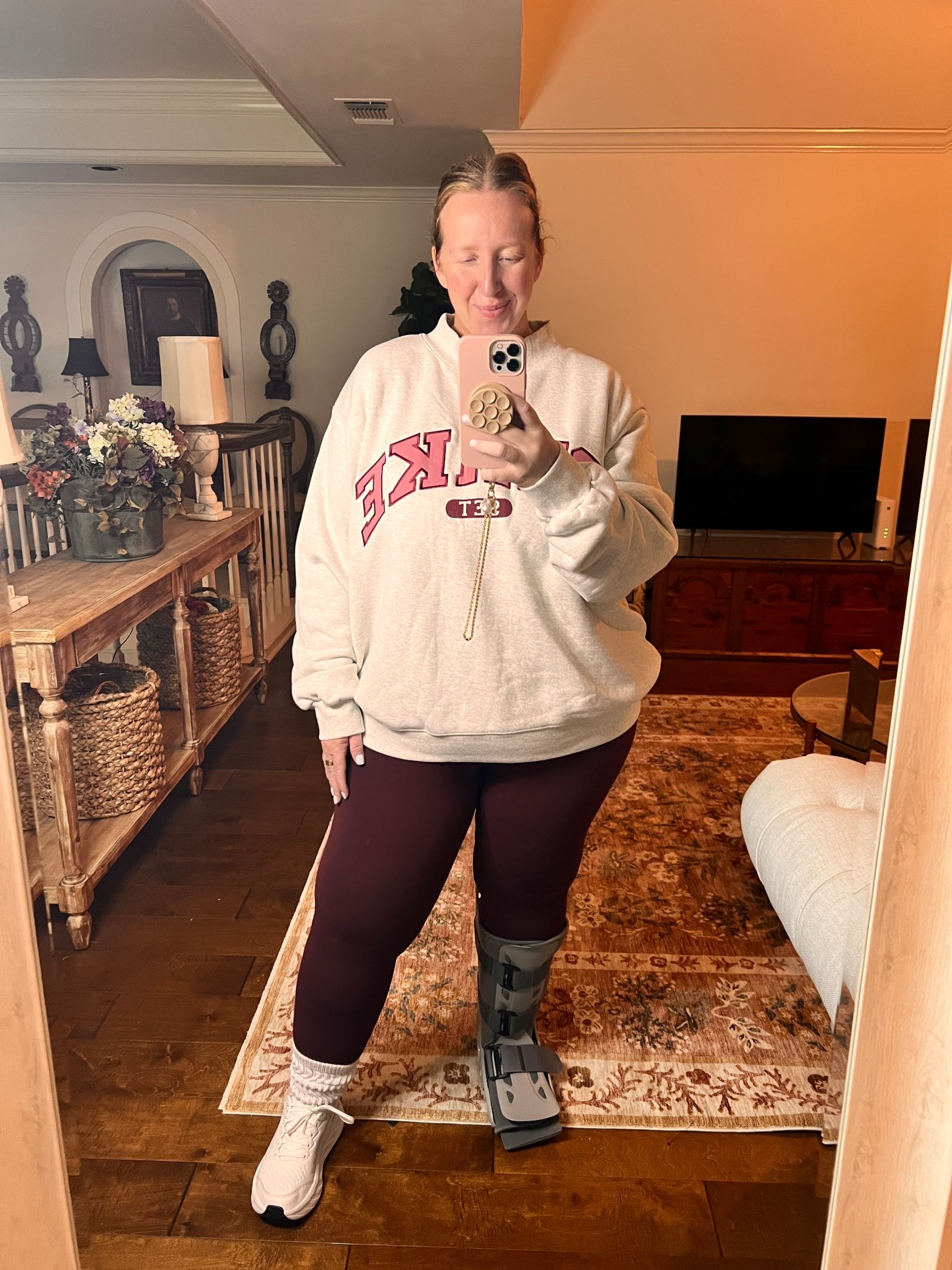 Been living in this look.

Wearing the 14 in the leggings and XXL in the sweatshirt 

#LTKActive
