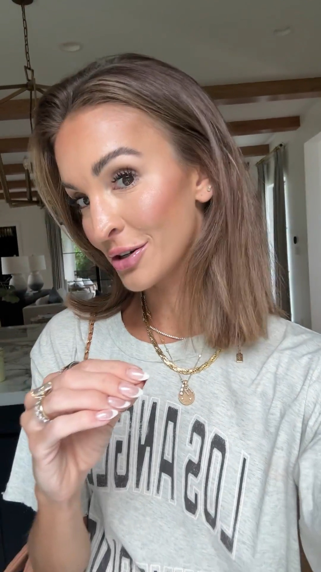 A moment for this magical foundation ✨ highly recommend!! 