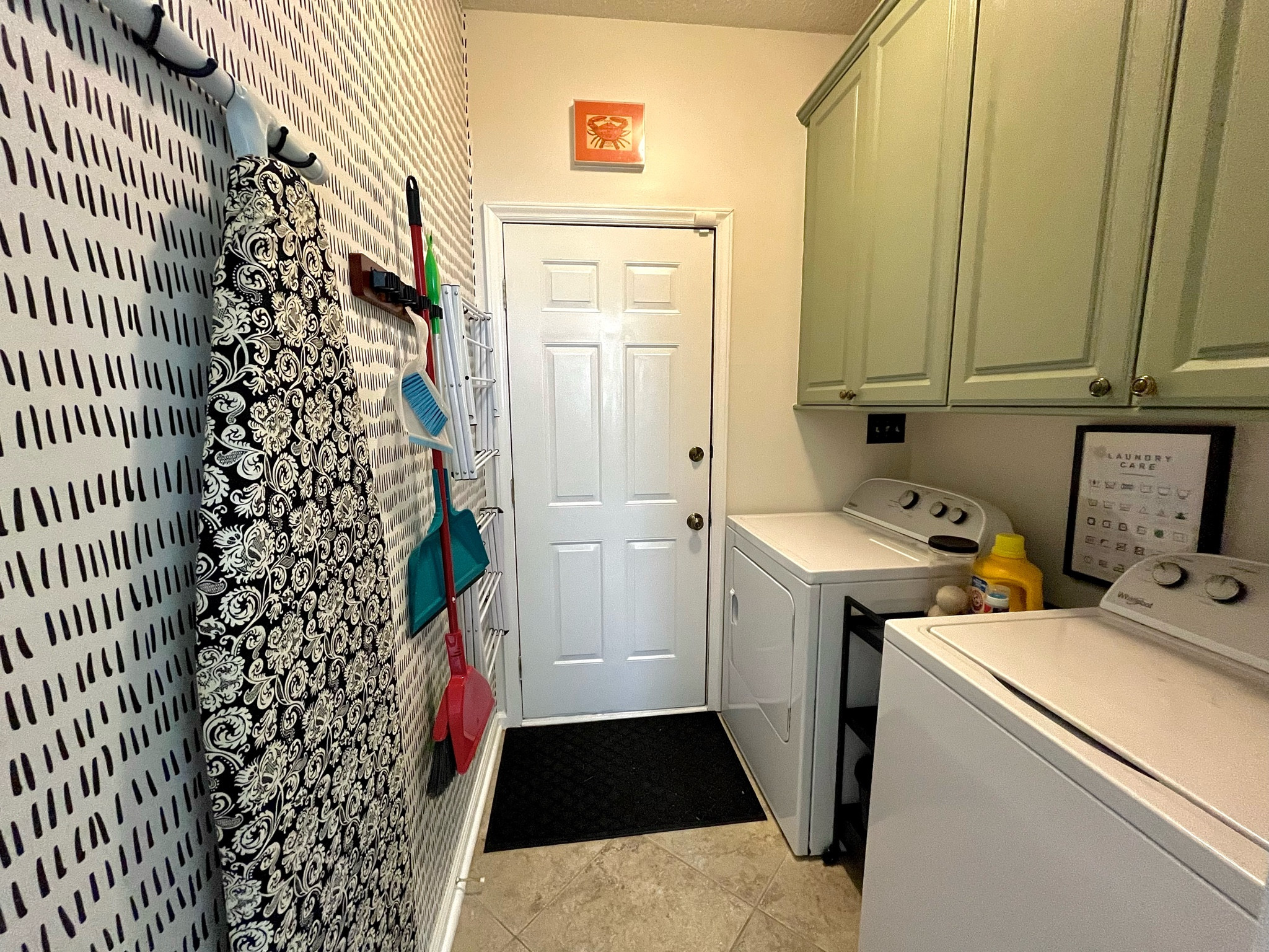 Doing laundry is my least favorite chore so I had to make the room extra fun 🤪

#neutral #neutraldecor #neutralhome #firsthouse #firsthome #home #house #charlottenc #charlottehouse #amazon #amazonhome #amazonessentials #target #targethome #amazondecor #targetdecor #love #firsttimehomebuyers #DIY #fixerupper #DIYfixerupper 

#LTKunder50 #LTKhome #LTKFind