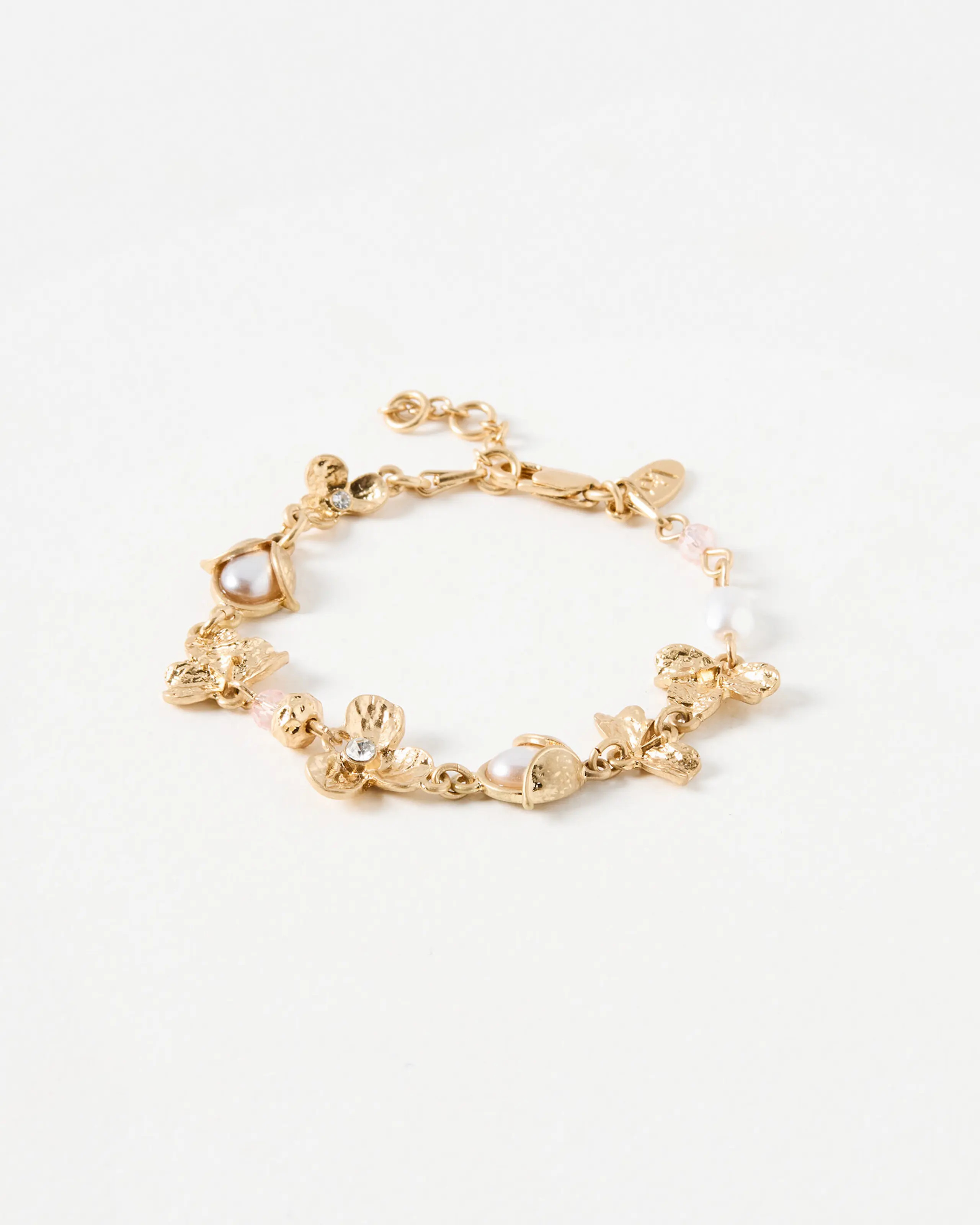 V&A | Oliver Bonas Gold Tone Leaf Chain Bracelet | Oliver Bonas | Oliver Bonas (Global)