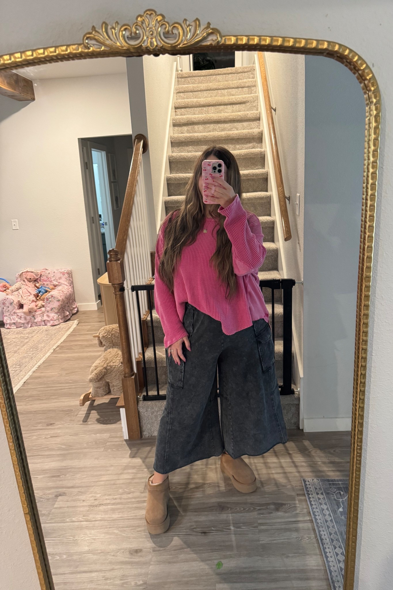 Mom fit series 💖  you will catch me in comfy cute only vibes for the foreseeable future 
Wearing a Large in the pants & top! Both are very oversized. Recommend sizing down!

Fall outfits mom uniform wide leg pants thermal shirt 

#LTKMidsize