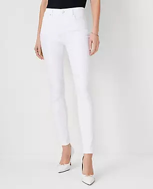 Mid Rise Skinny Jeans in White - Curvy Fit | Ann Taylor (US)