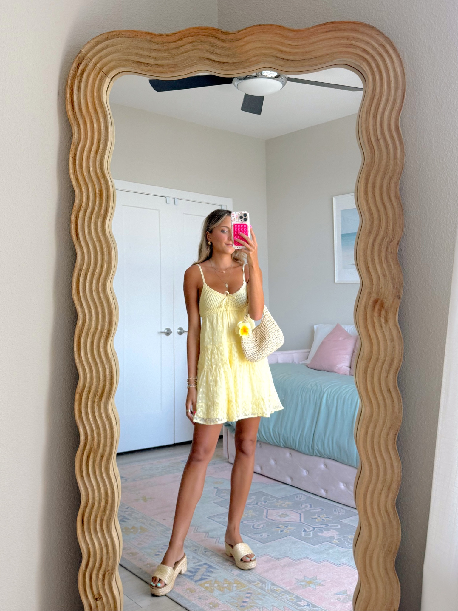 cute spring outfit ideas from Hollister! - 30% off spring break styles 💕🌸 wearing XS in dresses and tops + 00 regular in jeans 