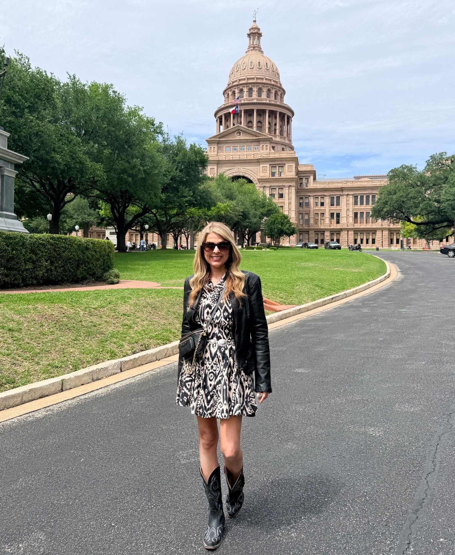 Austin tx
Western 
Cowgirl boots 
Leather jacket

#LTKFestival #LTKTravel #LTKMothersDay