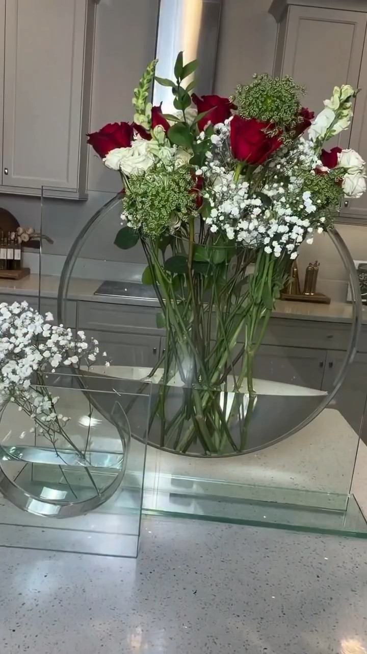 Comment MINE and I’ll send you the link. https:// liketk.it/6heiF

The Eclipse Vase from @zgallerie is one of those pieces that instantly elevates any space and makes the perfect gift for someone who loves home decor.
Or yourself.

#zgallerie #giftideas #luxurydecor homedecor homeinspo decorfinds tiktokhome