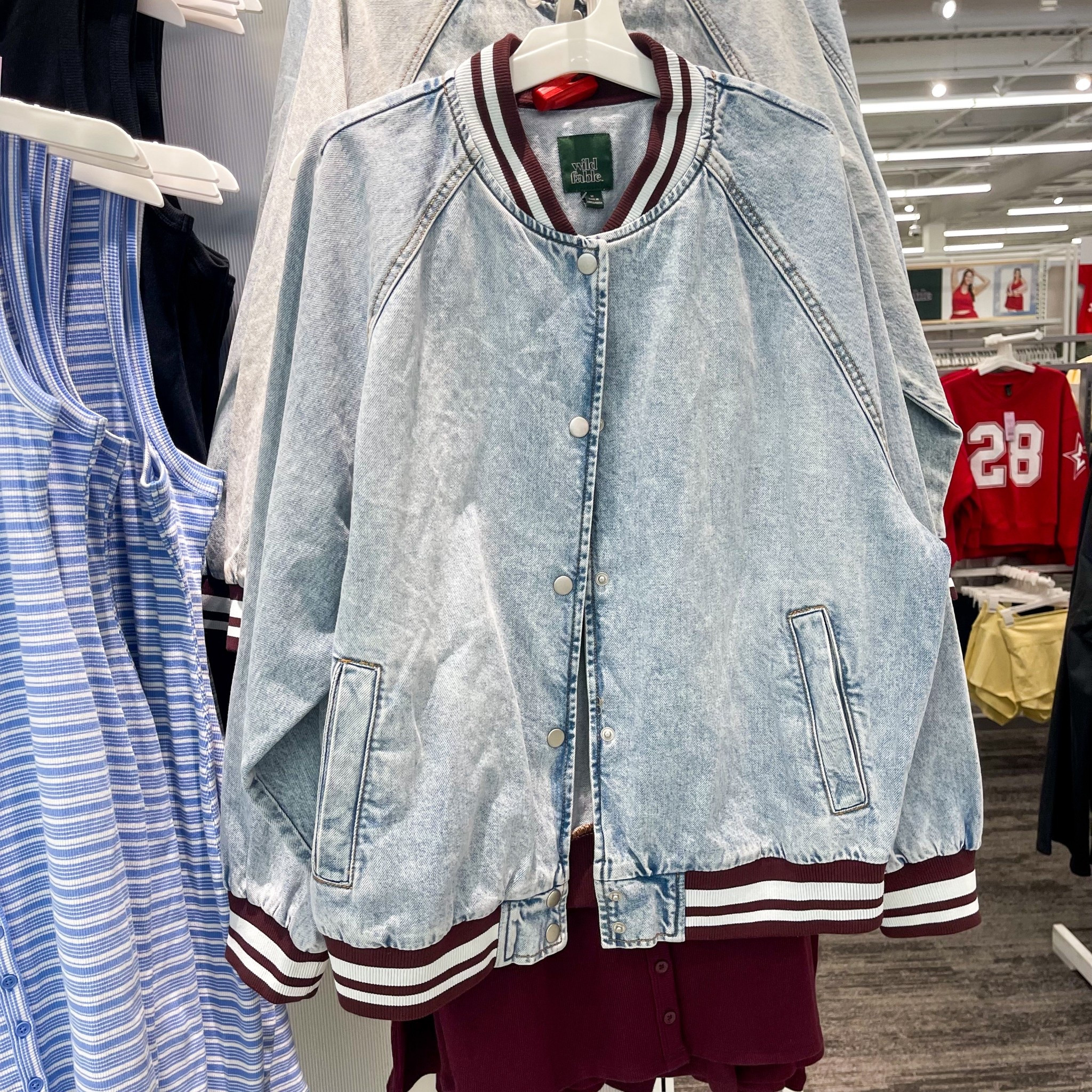 A closer look at the cutest denim jacket for fall from the Wild Fable line at Target

#target
#targetstyle
#wildfable
#denimjacket

#LTKStyleTip