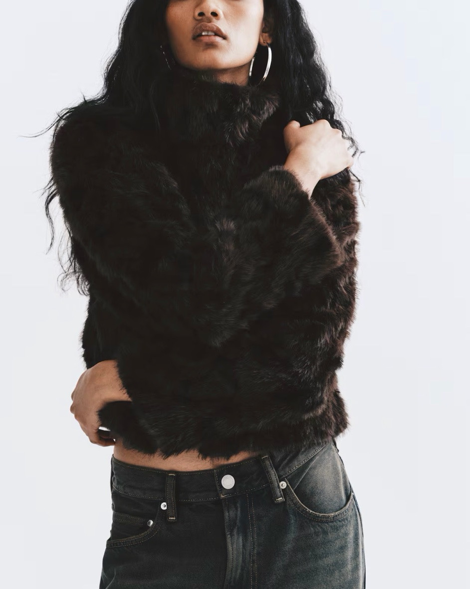 Chocolate brown faux fur jacket

#LTKSeasonal