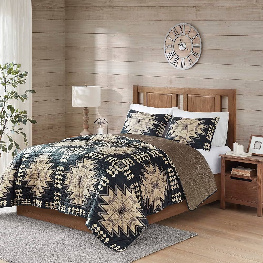 Woolrich Sierra Oversized Quilt Set - Stylish Aztec Southwestern Printed Coverlet and Matching Sh... | Amazon (US)