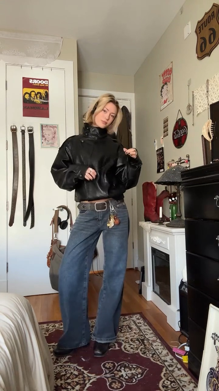 Channeling these jeans🫡 @edikted #edikted #ediktedad 

#fitcheck #outfitideas #ootd