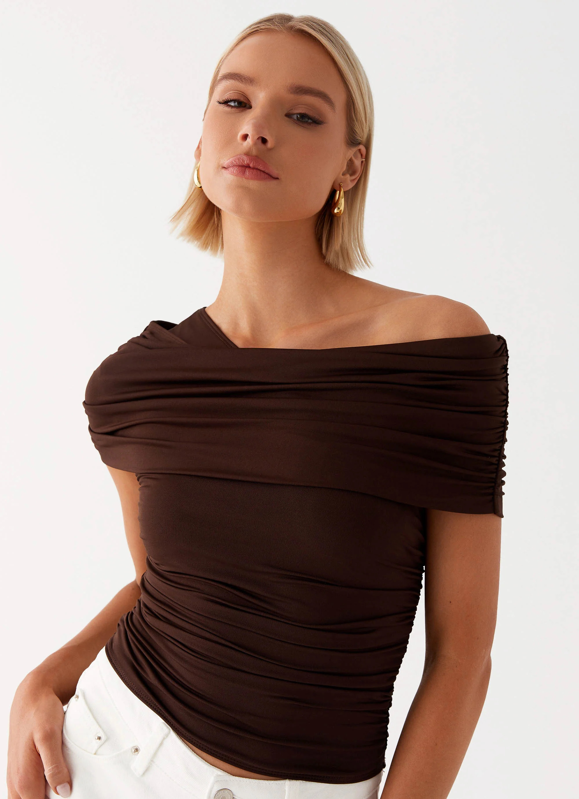 Gabbie Off Shoulder Top - Chocolate | Peppermayo (Global)