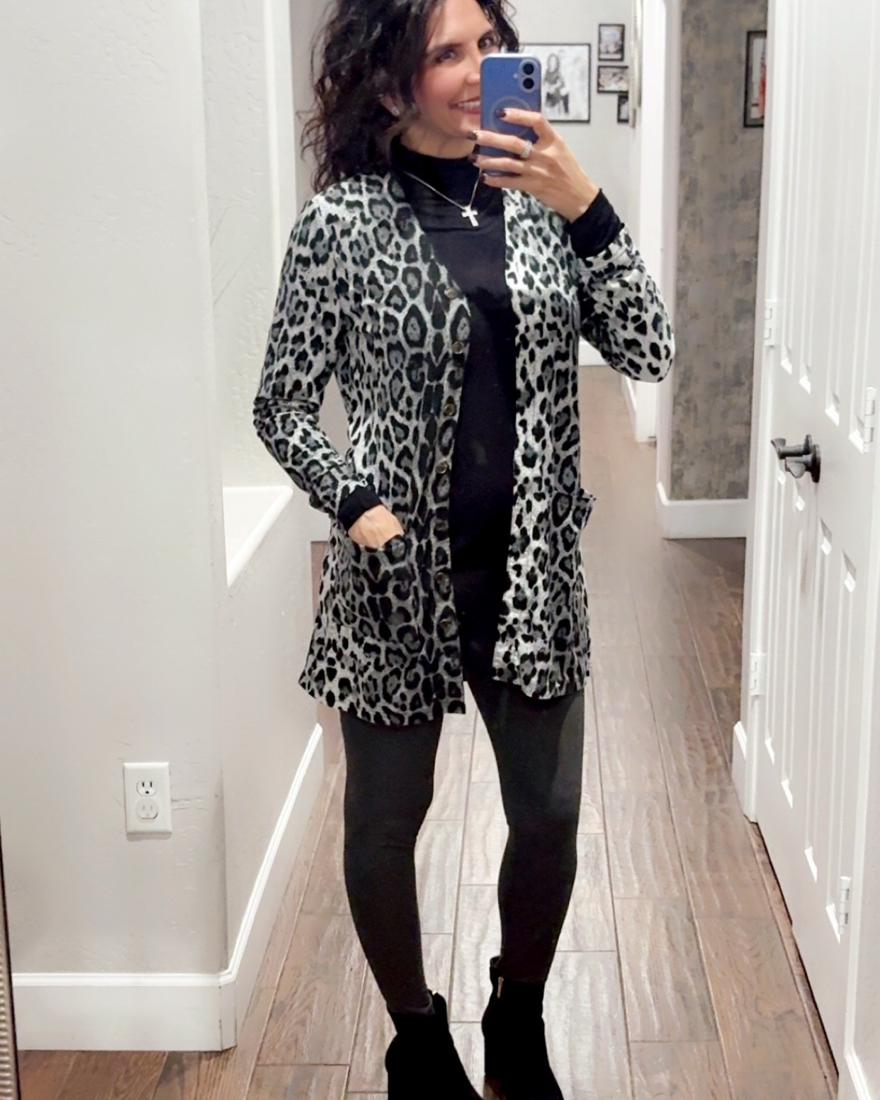 Animal print lovers 🐆 Wear it casual with UGGs or elevate it with heel booties—and you need these high waisted fleece leggings in every color like me! Thank me later sooooo comfy 😉 everything is linked on my LTK ✨

#animalprintfashion #fashionforless

#LTKgrwm #LTKFindsUnder50 #LTKOver40