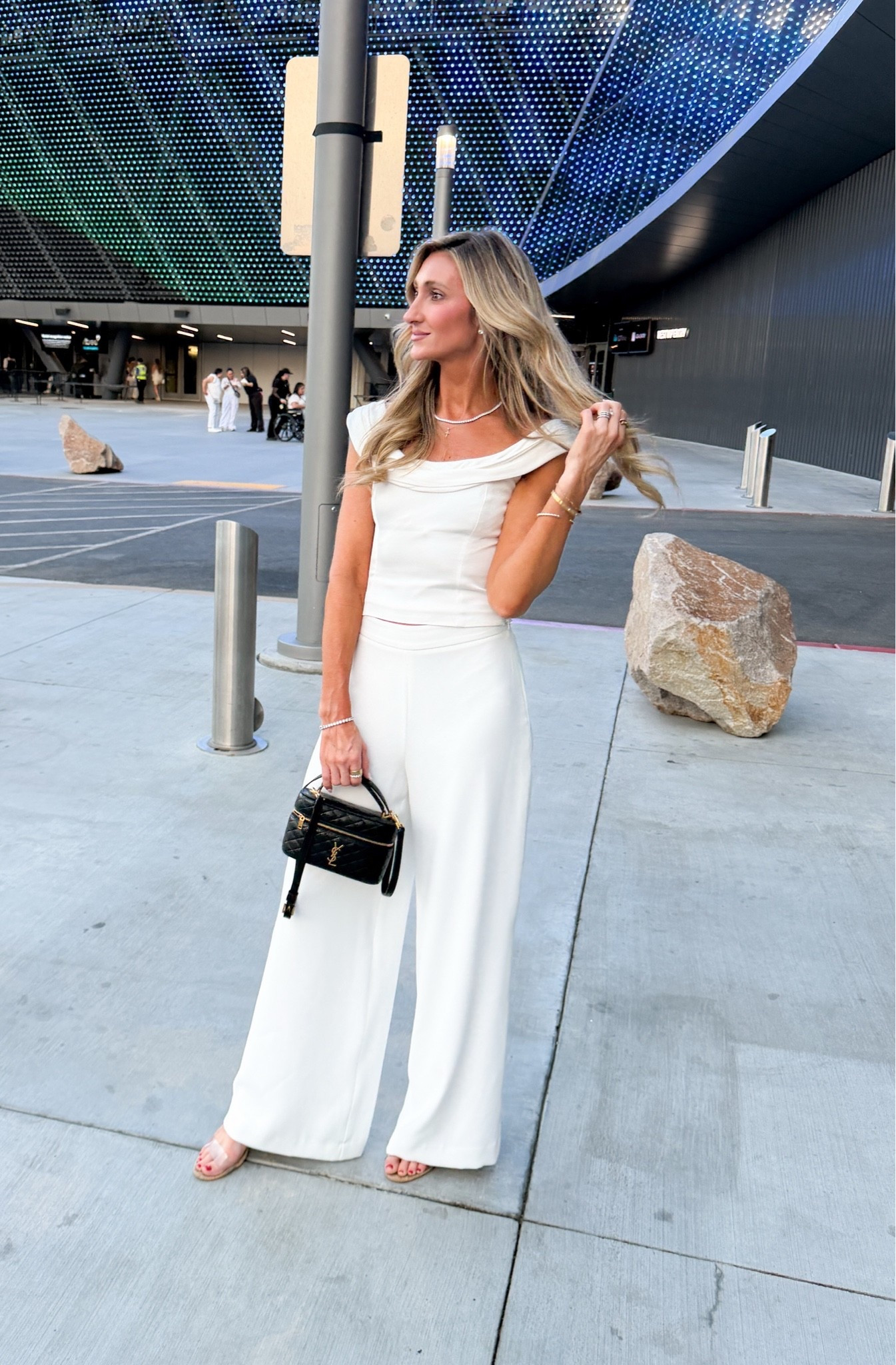 What I wore to the spere for the Backstreet Boys concert. All white outfit. Classy all white outfit

#LTKootd #LTKgrwm #LTKdayinmylife