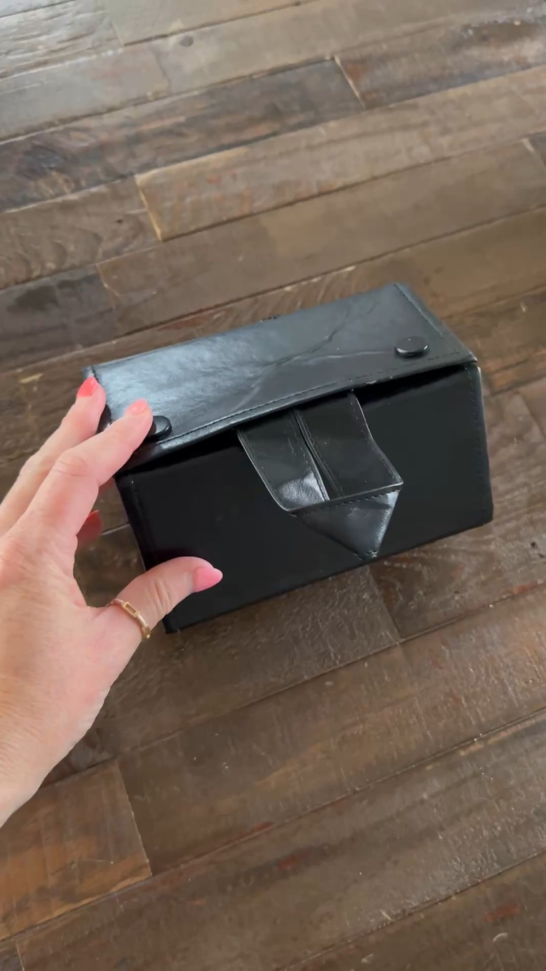 Sunglasses organizer. Great for travel! Also linked 4 pairs of Amazon sunnies I have and love.

#LTKSeasonal #LTKTravel