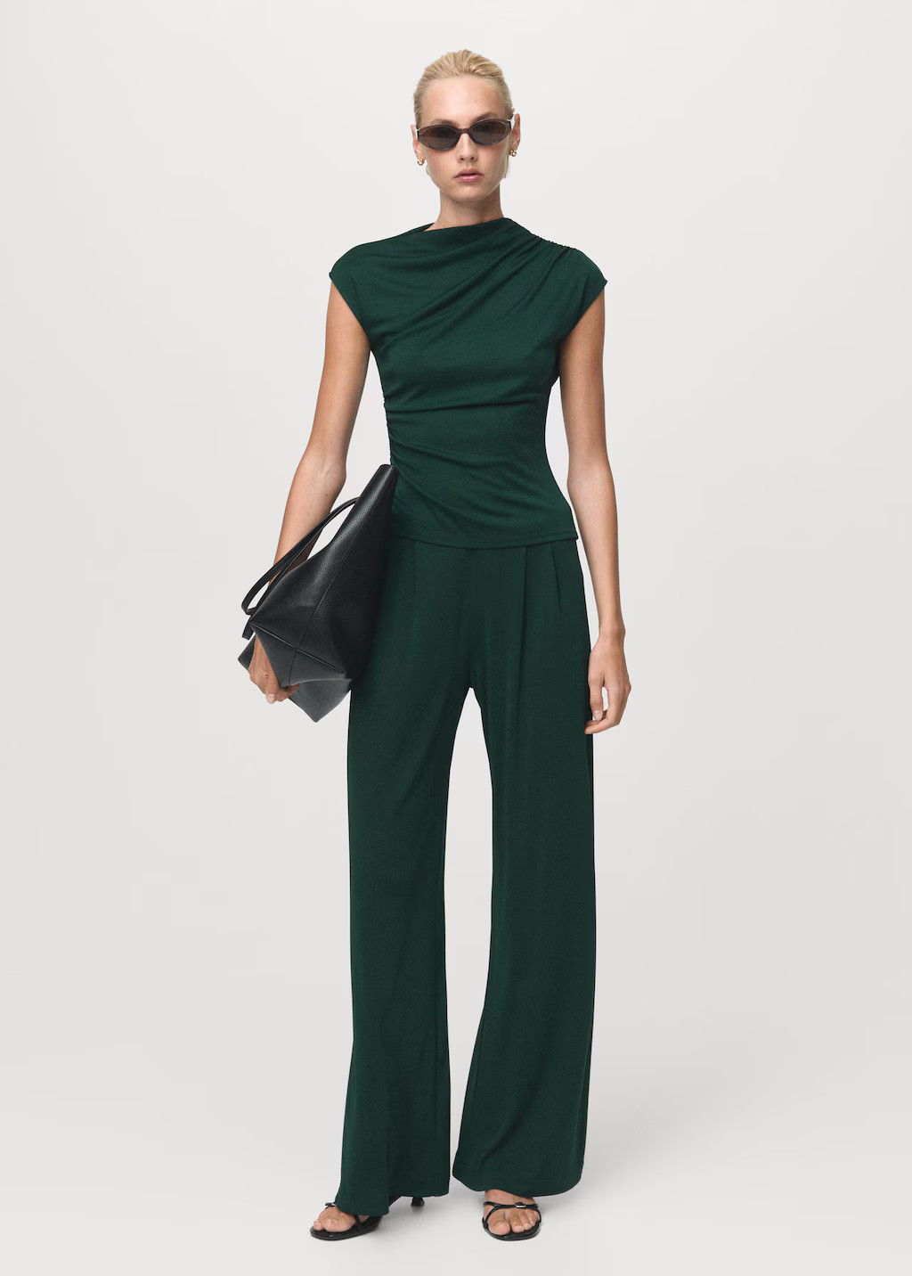 T-shirt with gathered asymmetrical neck dark green - Woman - M - MANGO | MANGO (UK)