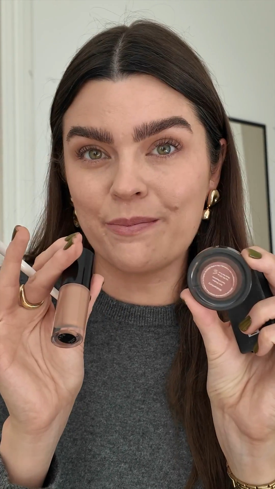 The art of the barely there eye shadow.

All my favourite brands from the Armani eye tint to the Merit solo eye shadow.

You can find more style content over on my Substack ’The Wardrobe Edit’ 

 

#LTKAprilSpotlight #LTKspring #LTKbeauty