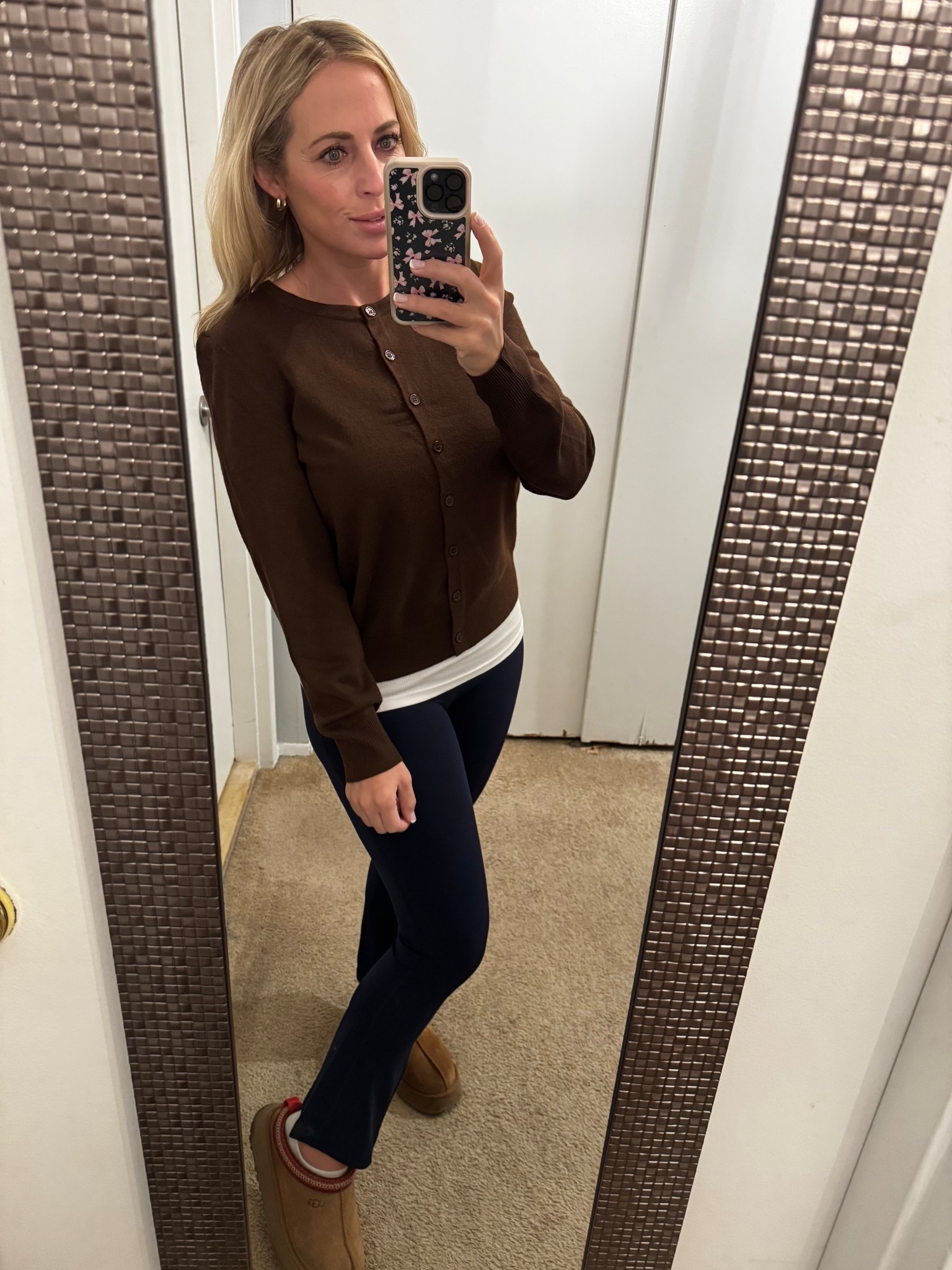 Cardigan outfit 


#LTKSeasonal #LTKFindsUnder50 #LTKMidsize