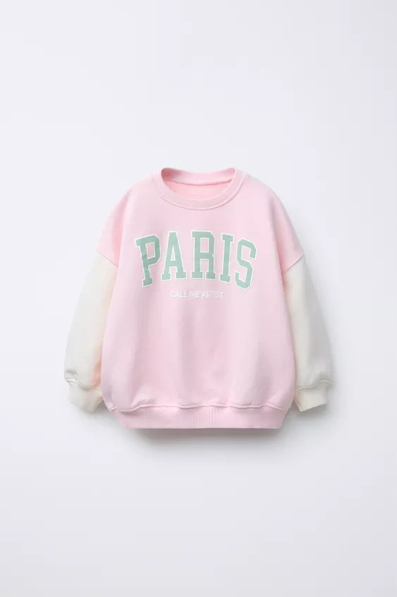 Sweatshirt with round neck and long sleeves. Ribbed trim. Raised text print on the front and labe... | Zara US