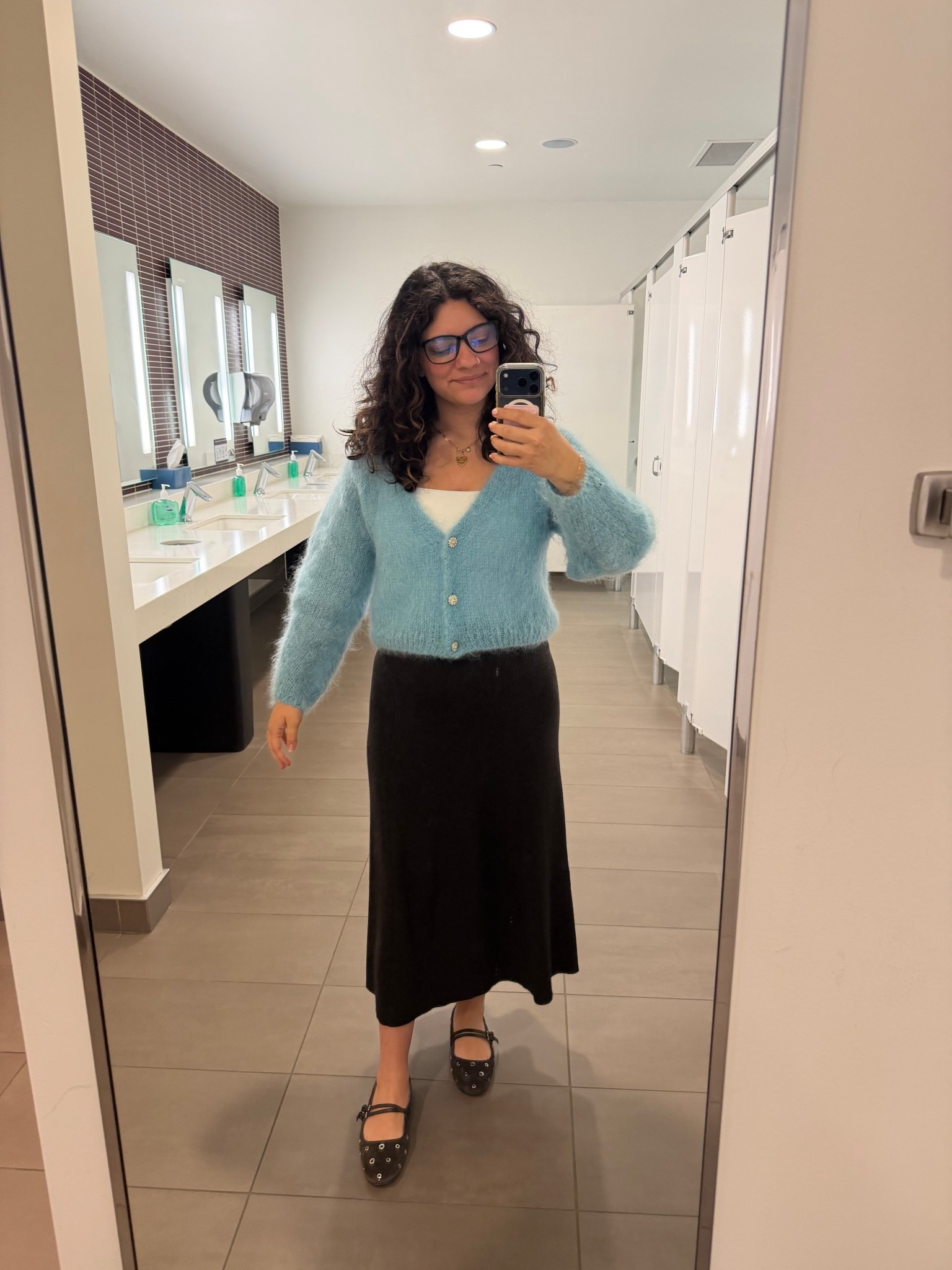 What I’m wearing to work this week! Similar sweater linked below. Skirt is on sale! 

#LTKootd #LTKWorkwear