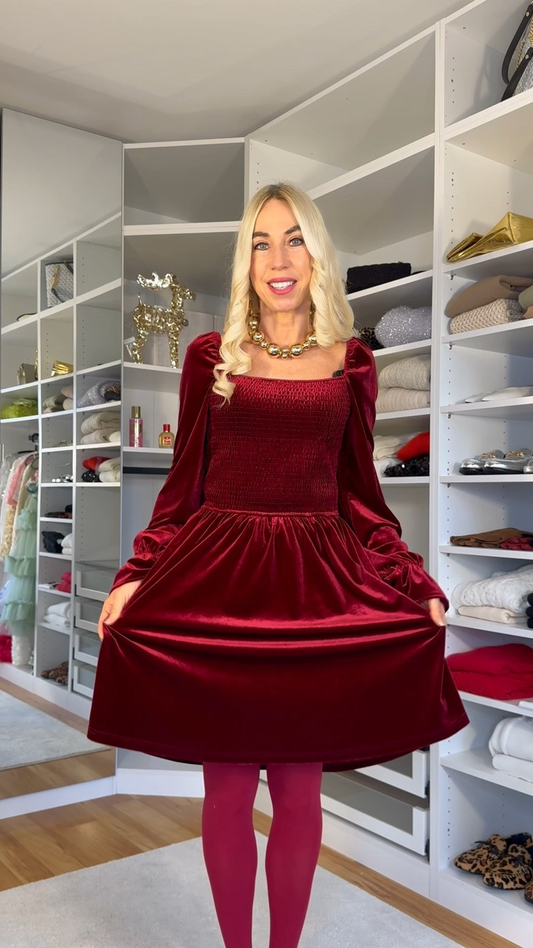 Festtags-Outfit in Größe S. Dieses dunkelrote Abendkleid passt hervorragend und sorgt sofort für einen eleganten, femininen Look. Die Farbe wirkt edel, schmeichelt jedem Hautton und ist ideal für Weihnachten, Silvester oder festliche Dinner.

Ich liebe den perfekten Sitz – figurbetont, aber bequem genug für lange Abende. Kombiniert mit dezentem Schmuck und Heels entsteht ein stilvoller Festtagslook, der garantiert auffällt.

#LTKHoliday #Festtagsoutfit #Abendkleid #HolidayStyle #Weihnachtslook #LTKWinter #DressS #LTKfashion #SilvesterOutfit


#LTKfestive #LTKdeutschland #LTKeurope