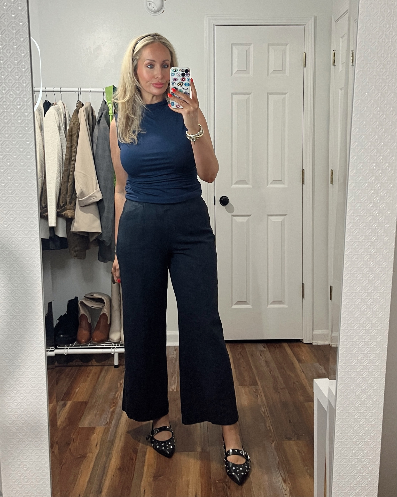 My new favorite fall flats & they’re from Walmart. 
.
.
.
#fallshoes #balletflats #pointedtoeflats #oldnavypants #pixiepants #midsizestyle #midsize #midsizefashion #workootd 

#LTKMidsize #LTKWorkwear