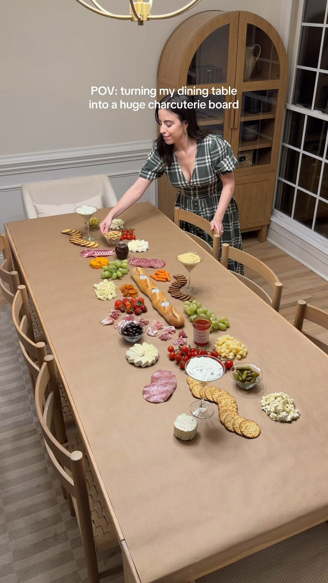 Dining table charcuterie board! Linked everything I used for this party hosting idea



#LTKHoliday #LTKHome #LTKfoodie