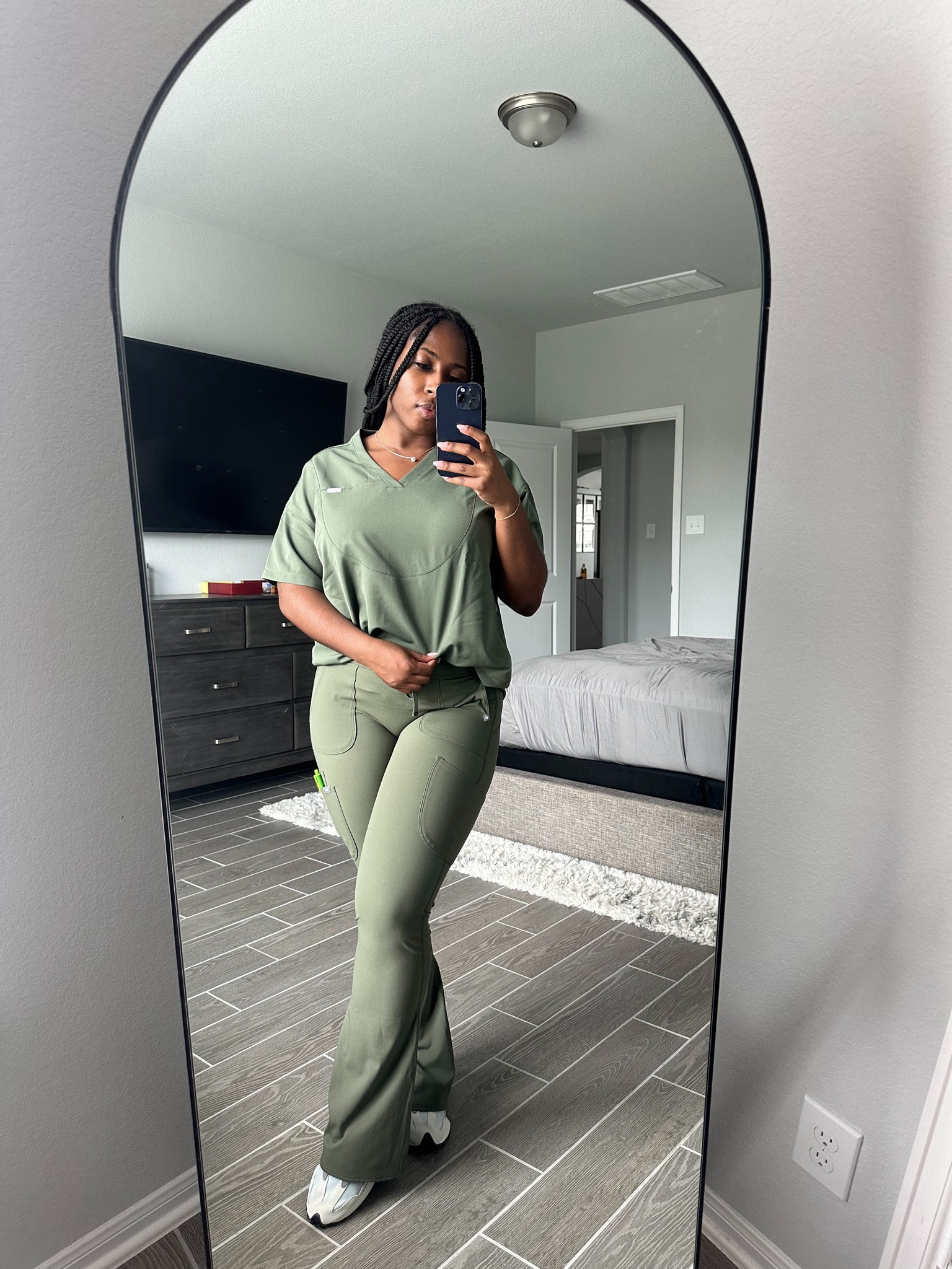 Flare scrub leggings— so comfy ! Reminds me of yoga pants 

#LTKWorkwear #LTKTravel #LTKStyleTip