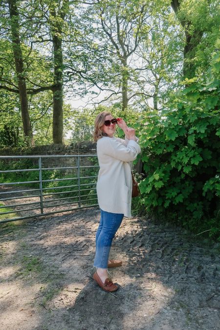 Summertime in the countryside 🌿 A simple outfit for late afternoon country walks. 



#LTKeurope #LTKunder50 #LTKstyletip